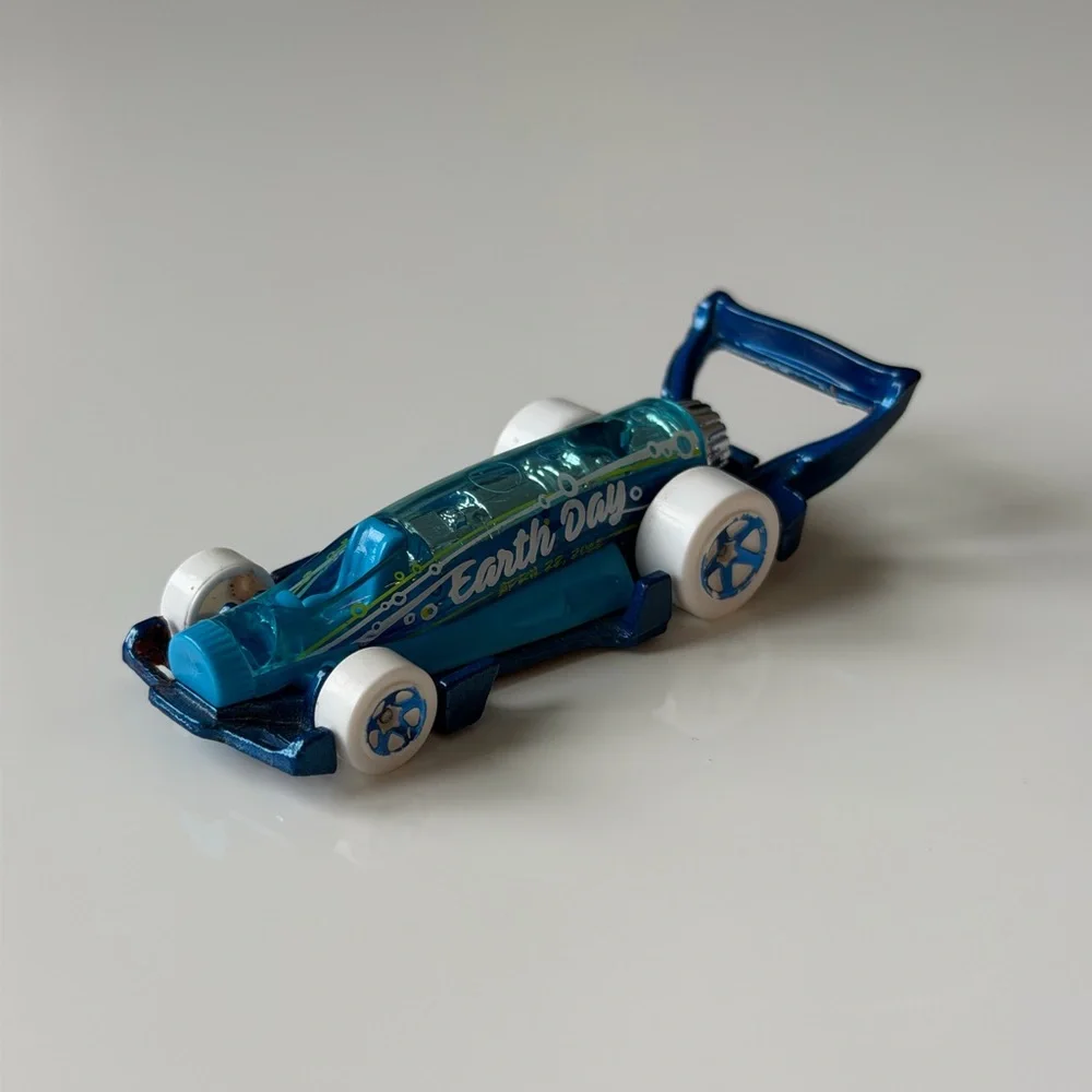 Mix Cars Toys Lot - Tillamook VW Bus Hot Wheels (3)- 16